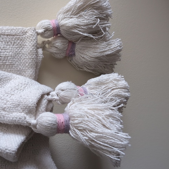 ❌SOLD❌IG and TikTok Viral Rachel Zoe Oversized Multicolored Daisy Throw 🌼🌸 - Picture 5 of 8